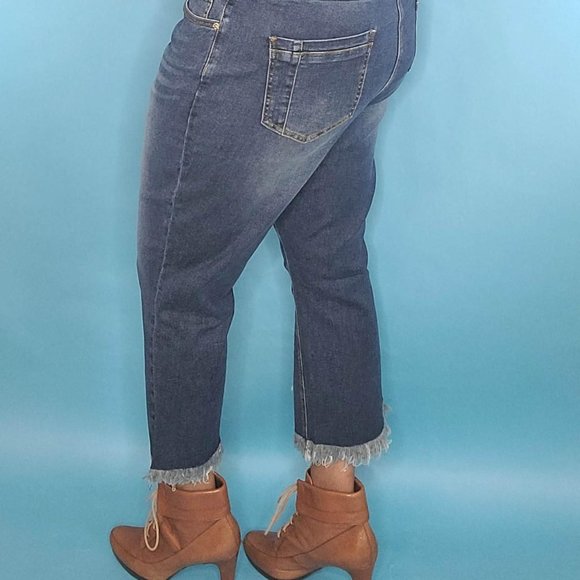 Women Cropped Frayed Leg Dark Jeans Blue Size 32" - Picture 3 of 3
